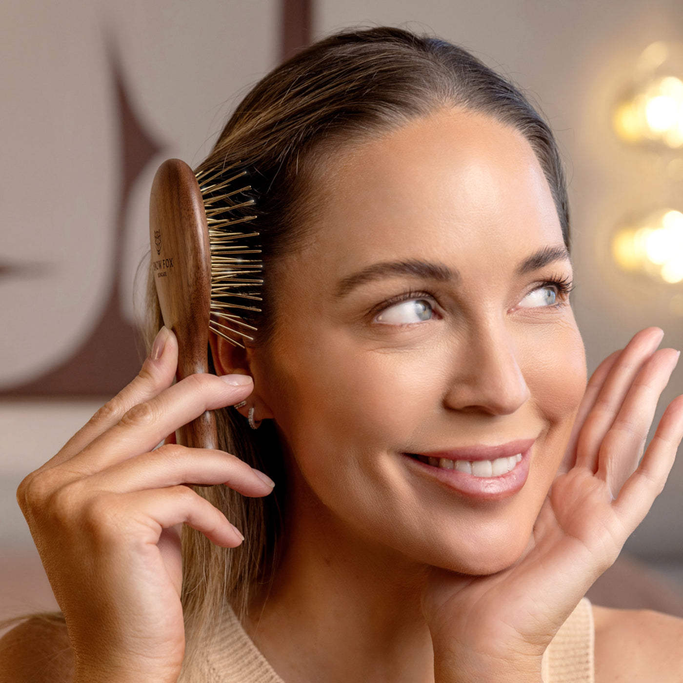 黃金刮痧頭皮按摩梳：典藏胡桃款