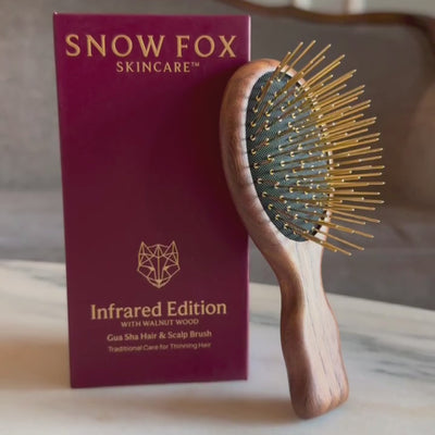 黃金刮痧頭皮按摩梳：典藏胡桃款